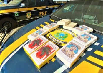 PRF apreende cocaína marcada com figura alusiva ao colombiano Pablo Escobar