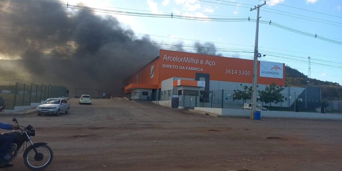 Incêndio na ArcelorMittal provocou sérios prejuízos