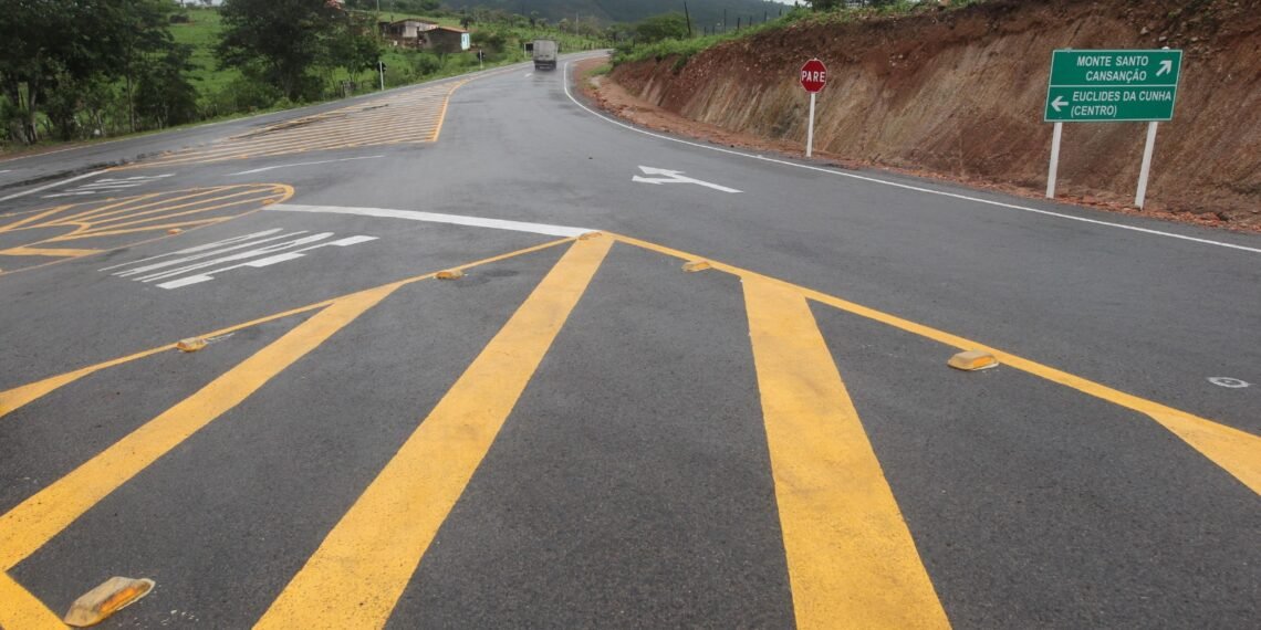 Com investimento de R$ 3,8 milhões, Governo reforça manutenção nas estradas dos principais destinos do São João da Bahia