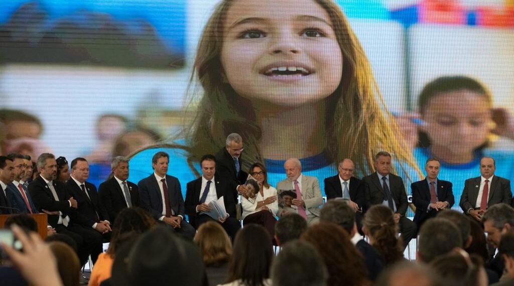 Jerônimo participa do lançamento do Compromisso Nacional Criança Alfabetizada, em Brasília