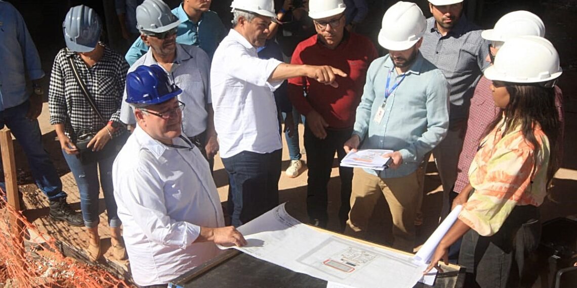 Governo do Estado entrega, em Oliveira dos Brejinhos, obra de infraestrutura e unidades de processamento de frutas e mandioca