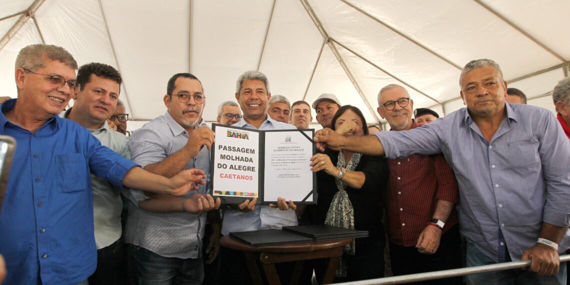 Em Caetanos, Governo do Estado entrega delegacia territorial, pelotão da PM e Mercado Municipal reformado