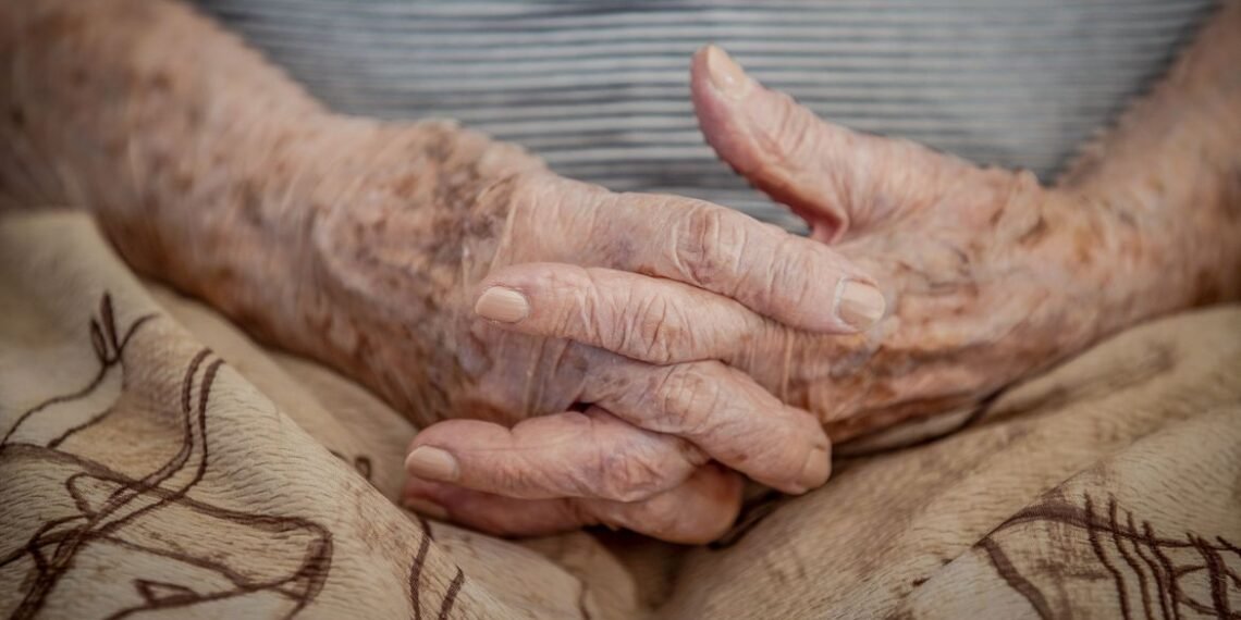 Violências contra idosos podem ter diferentes facetas