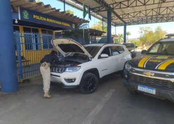 PRF recupera Jeep/Compass roubado em Barreiras (BA)