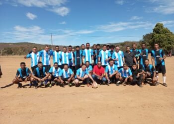 Família promove partida de futebol amistosa em festa de confraternização