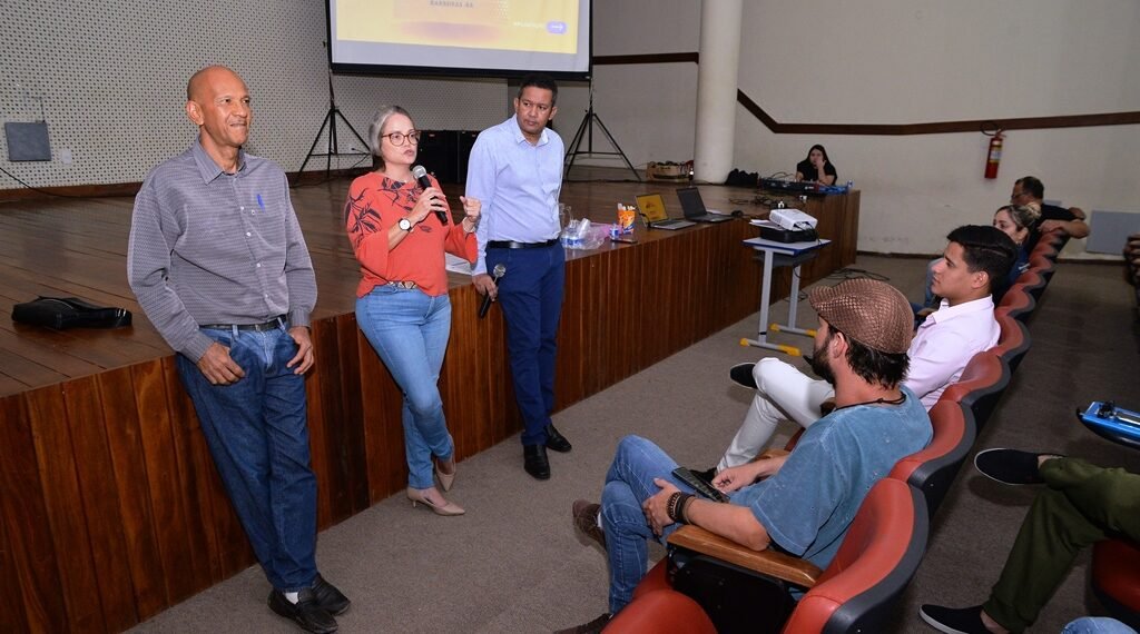 Secretaria de Cultura e Turismo de Barreiras promove escutas e orientações para facilitar o acesso de produtores e fazedores de cultura aos recursos da Lei Paulo Gustavo