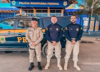 Chefe da Delegacia de Barreiras recebe visita institucional do comandante da CPRO