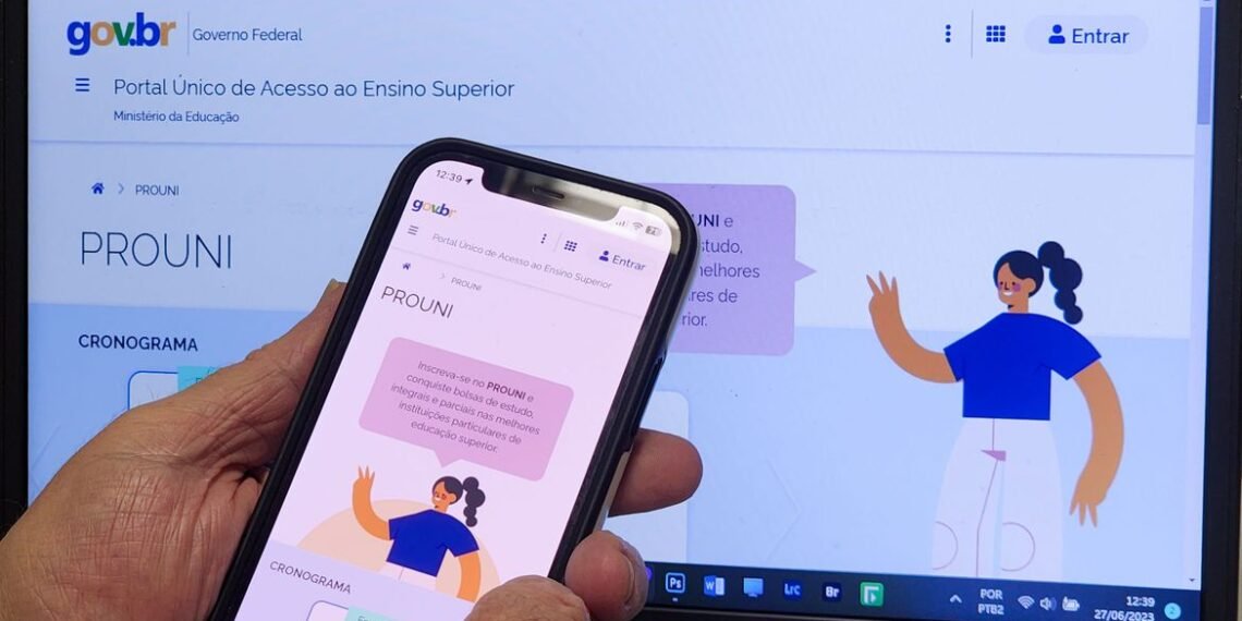 Educação ProUni abre prazo para selecionado apresentar documentação