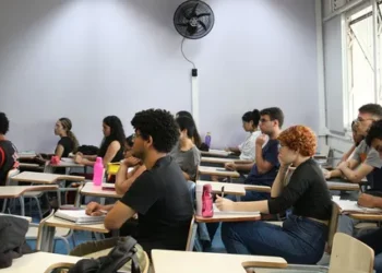 Proposta do MEC para o Ensino Médio tem avanços, mas precisa de ajustes em 2 temas, avaliam especialistas