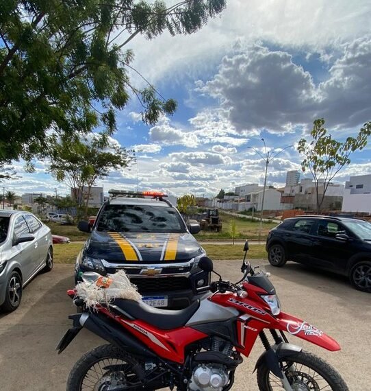 PRF recupera motocicleta furtada em operação na BR-135, em Barreiras – BA