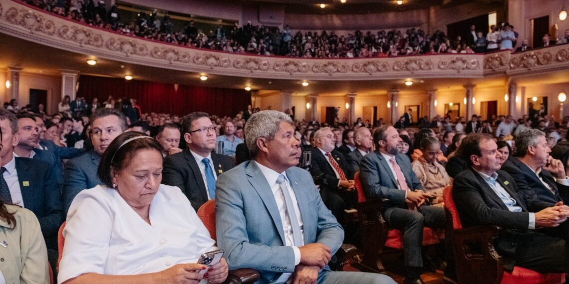 Jerônimo participa do lançamento do Novo PAC do Governo Federal; programa vai investir R$ 119,4 bilhões em obras na Bahia