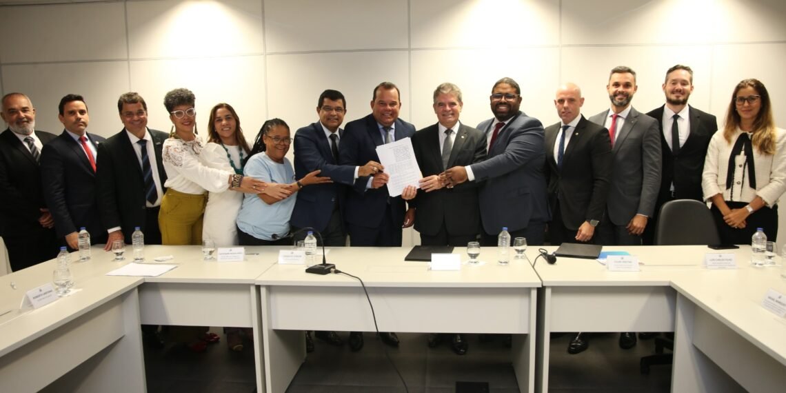 Governo da Bahia e Ministério Público do Trabalho assinam Termo de Cooperação Técnica de Prevenção e Repressão ao Trabalho Escravo no Estado