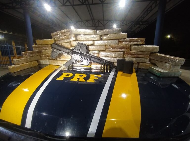 Fuzil e quase 40 kg de cocaína são apreendidos pela PRF em Barreiras