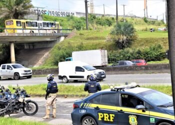 PRF BA intensifica fiscalização em trechos da BR 324