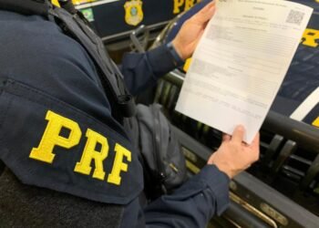 PRF na Bahia prende dois foragidos em ações nas BRs 101 e 242