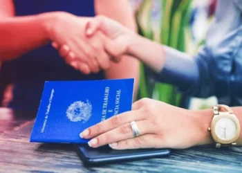 Desemprego cai e fica em 7,8% em agosto, menor taxa desde 2015