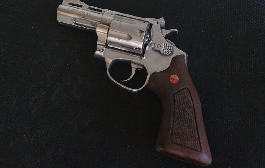 Pistola e revólver são apreendidos com integrantes de bonde que agiu em Valéria