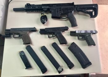 PM liberta 7 reféns no Alto das Pombas e prende 3 criminosos