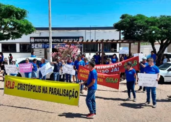 Professores de Cristópolis reivindicam o “Piso Salarial 2023” em manifestação pacífica