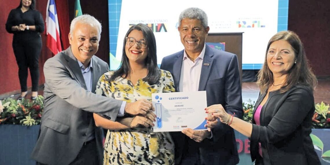 Na abertura da 20ª Semana Nacional de Ciência e Tecnologia, governador assina decreto que regulamenta setor na Bahia