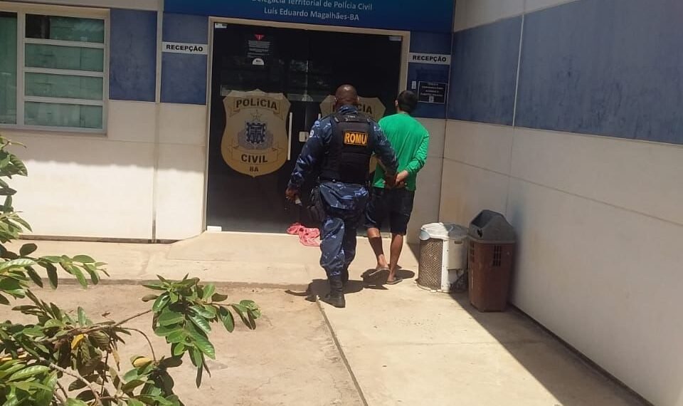 Forças de Segurança de LEM recuperam partes de celulares roubados no centro de LEM