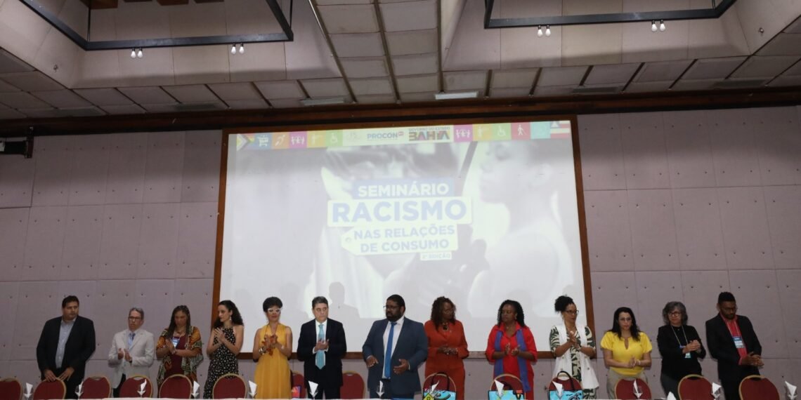 Seminário sobre racismo é realizado em Salvador para pensar políticas públicas estaduais que garantam direitos de consumidores negros