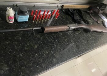 PRF apreende espingarda e munições durante abordagem no Oeste da Bahia