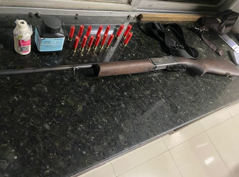 PRF apreende espingarda e munições durante abordagem no Oeste da Bahia