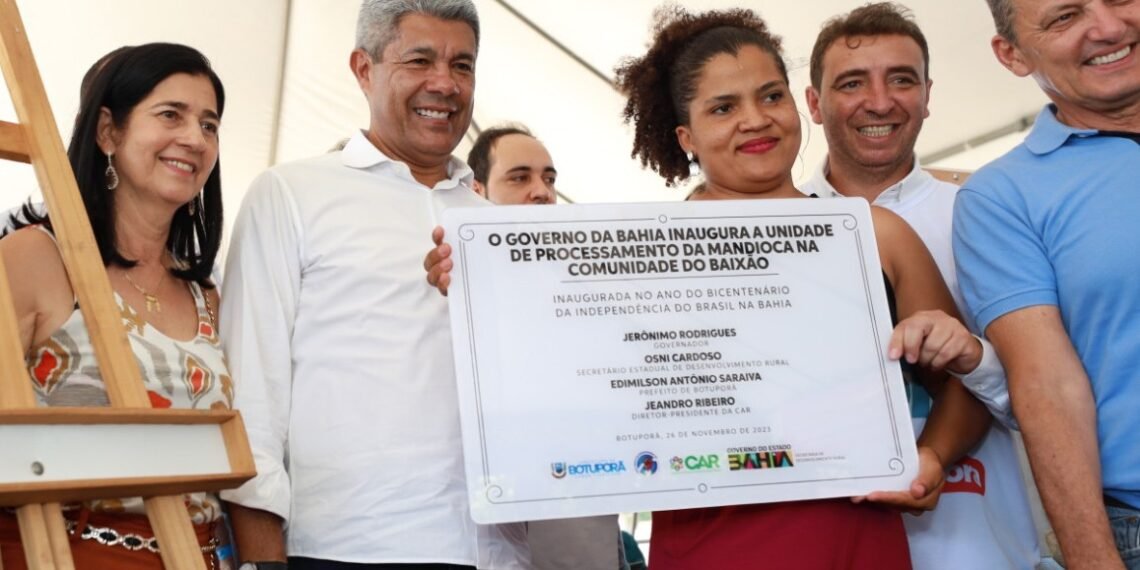 “Éramos esquecidos e a política não chegava até a gente. Estou aqui para mudar essa realidade”, afirma Jerônimo durante entregas em Botuporã