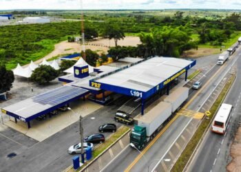 PRF e PF apreendem equipamentos discretos de comunicação às vésperas do ENEM