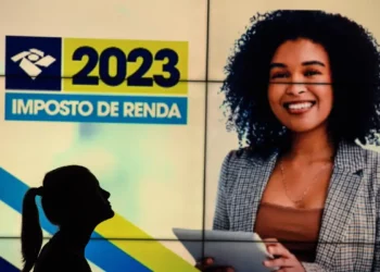 Receita paga nesta quinta lote residual de restituição do IR