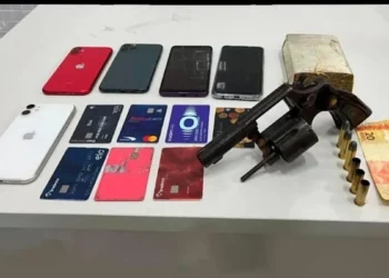 Operação Policial Em Cocos: Neutralização De Suspeito, Apreensão De Arma De Fogo, Entorpecentes E Artigos Ilícitos Na Cidade De Cocos