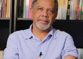 BARREIRAS: JORNALISTA E POETA BARREIRENSE ROBERTO DE SENA É O PRIMEIRO COLOCADO NO EDITAL DA LEI PAULO GUSTAVO PARA DOCUMENTÁRIO