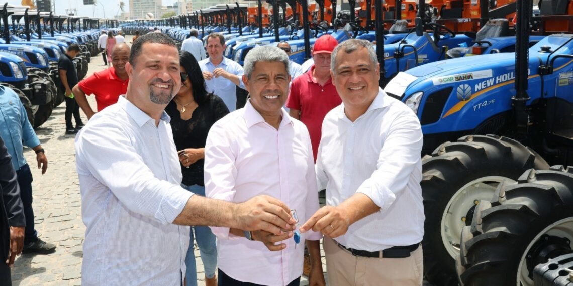 Governo anuncia plano de enfrentamento à estiagem e seca na Bahia e entrega equipamentos para cidades atingidas