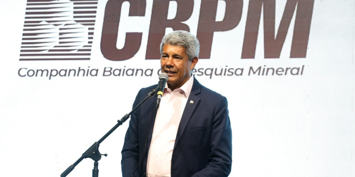 Estado assina contrato com empresa canadense para dobrar produção de energia solar na Bahia