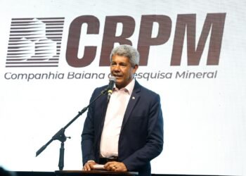 Estado assina contrato com empresa canadense para dobrar produção de energia solar na Bahia