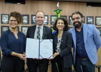 Seades e Ministério da Justiça assinam parceria para ampliação do Corra pro Abraço