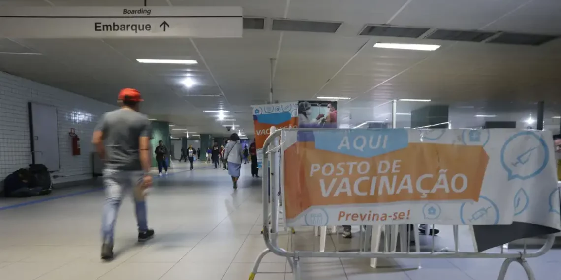 Brasileiros adultos ainda têm medo associado à covid-19, diz pesquisa