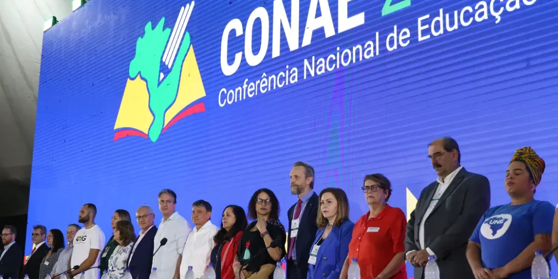 Conferência no DF vai orientar plano de educação, diz ministro