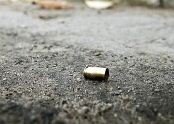 Dentro de viatura, sargento da PM atira na cabeça de soldado e tira a própria vida