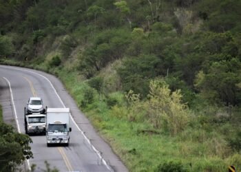 PRF alerta para o risco das ultrapassagens indevidas