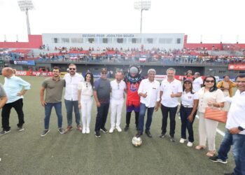 Governador acompanha, na Arena Cajueiro, em Feira de Santana, o primeiro jogo do Campeonato Baiano 2024, transmitido pela TVE