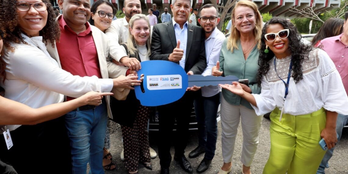 Rede de proteção socioassistencial recebe reforço com a entrega de 19 novos veículos