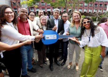 Rede de proteção socioassistencial recebe reforço com a entrega de 19 novos veículos