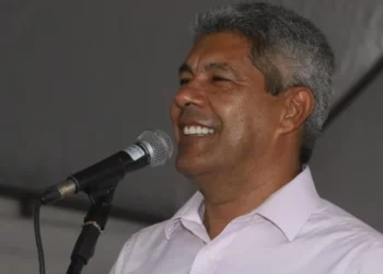 Leis sancionadas por Jerônimo reclassificam entrâncias de duas comarcas no interior da Bahia