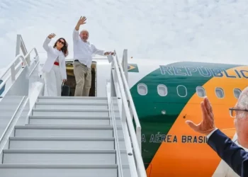 Lula justifica viagens ao exterior e diz que o Brasil ‘nunca antes’ esteve tão respeitado