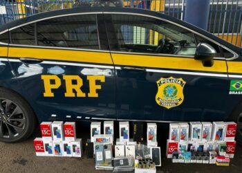 Anabolizantes, cigarros eletrônicos e celulares são apreendidos pela PRF no Oeste da Bahia