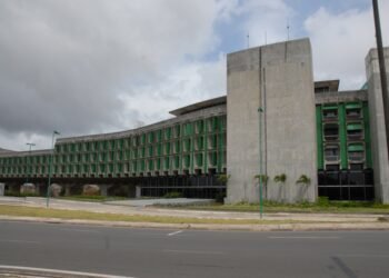 SEC publica edital para contratação de técnicos de níveis médio e superior
