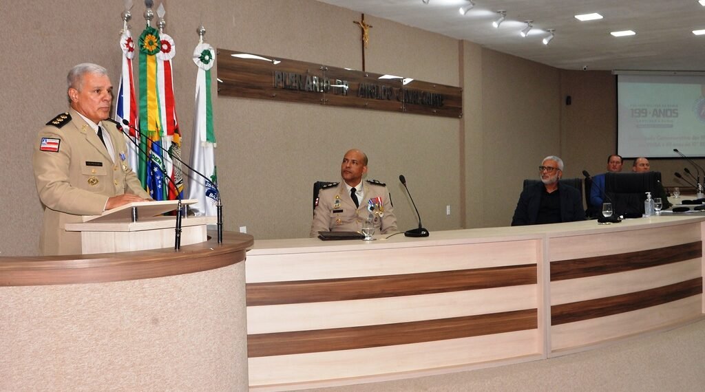 Solenidade marca os 199 anos da Polícia Militar e 49 anos do 10º BEIC, em Barreiras