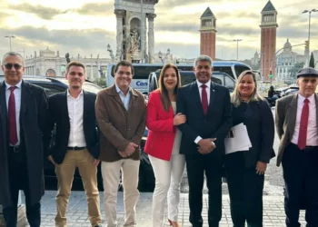 Na Espanha, Jerônimo conhece tratamento inovador contra o câncer e negocia o uso da tecnologia na Bahia